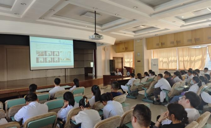 我院医务科组织全院青年医师参加《住院医师规范化培训与全科医学》专题培训
