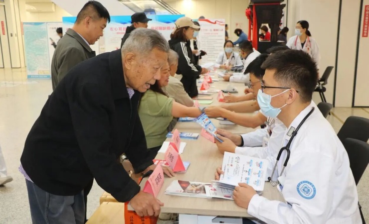 兰州市第一人民医院成功举办“全国高血压日”义诊活动