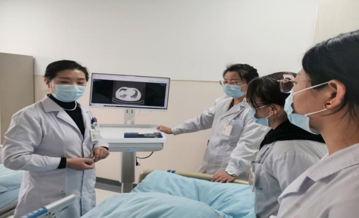 【“十个多一点”暖心行动】我院首台移动查房车在肾病内科正式启用