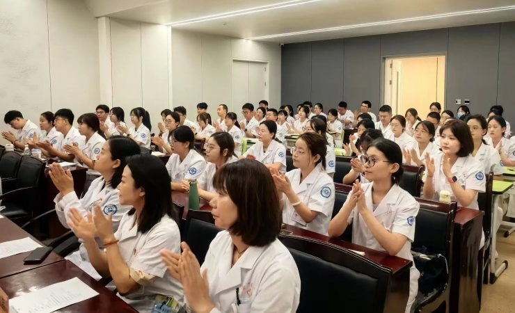 兰州市第一人民医院召开2025级住院医师规范化培训迎新会