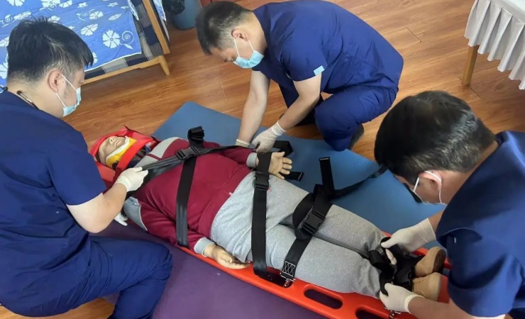 我院急诊科医师在兰州市中医应急救援技能大赛中喜获佳绩