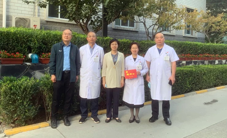 【市一新闻】“十·一”前夕，市领导看望慰问我院优秀专家